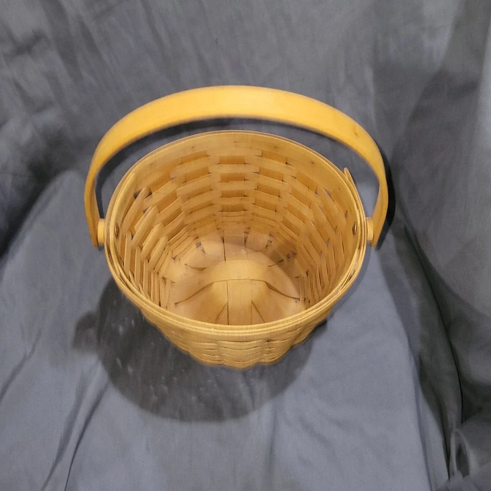 Longaberger 1997 Medium  Fruit  Basket Handle Round Bottom